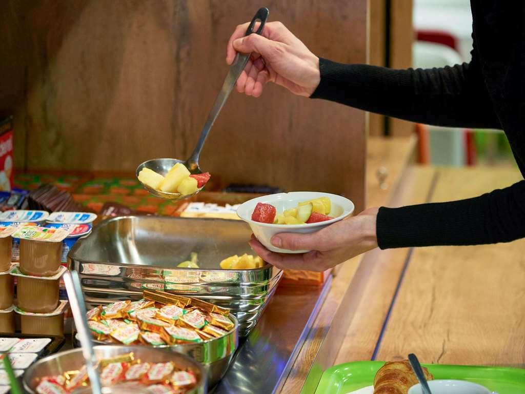 Ibis Budget Cholet Centre Ristorante foto